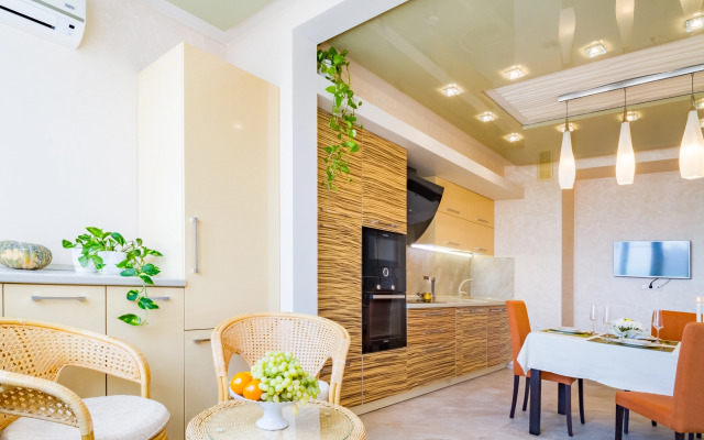 Prekrasnaya 2-kh komnatnaya ryadom s plyazhem Aleksino Flat