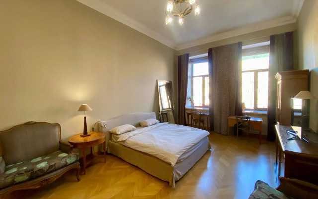 Апартаменты для 6 человек у набережной канала Грибоедова