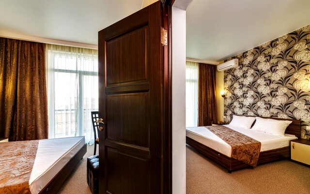 Salvadore Holiday Hotel & Aqua-zone Hotel