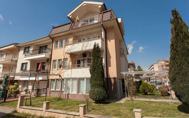 Udivitelnaya Kvartira Apartments