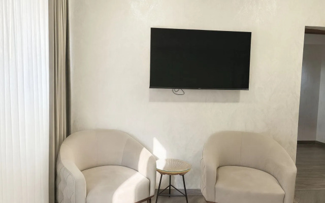 Royal Renaissance Hotel