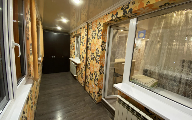 Uyutnaya Studiya Na Prospekte Lenina Apartments