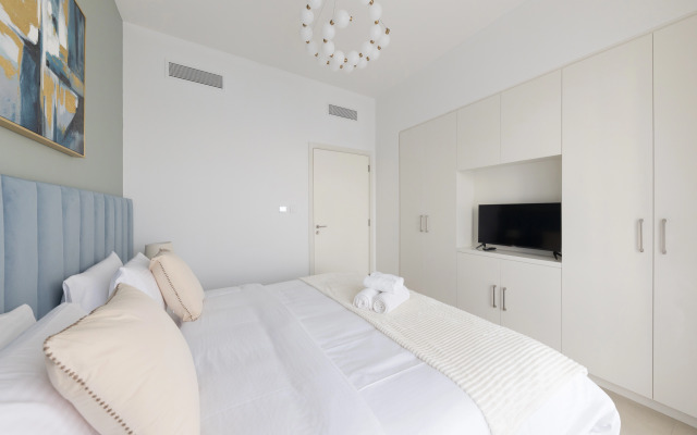 Welcome Home in Downtown Views Apartments