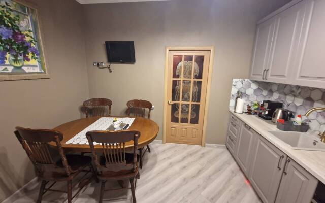 U Pushkinskogo Teatra Tsentr Flat