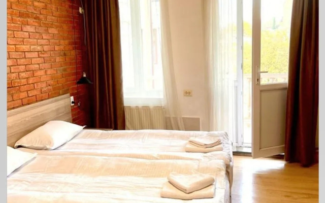 Tbil Inn Hotel