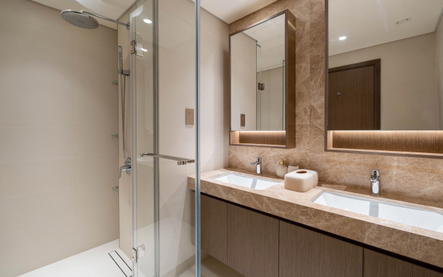 Keyrock Sea & Palm Views Apartments