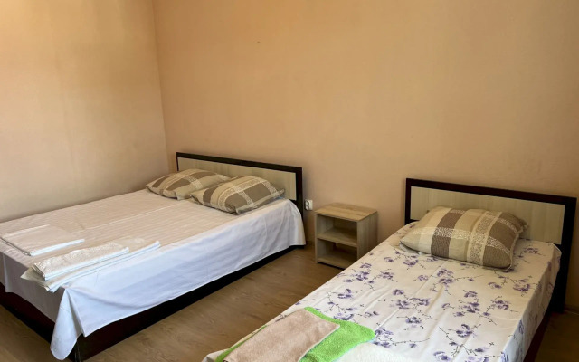 075 Dvukhkomnatnaya V Tsentre Flat