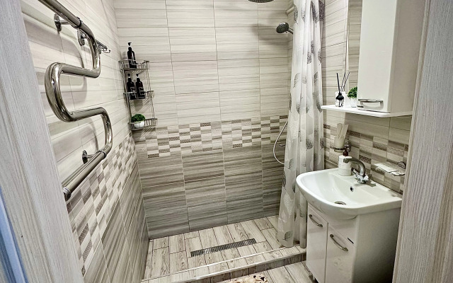 Квартира С Новым Ремонтом , В Лучшем Районе