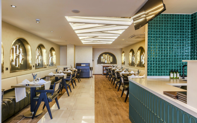 Hotel Elysian Airport