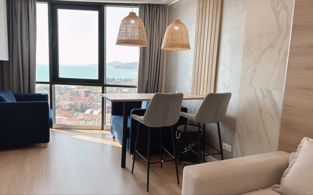 Apartament favorit MorskayaSimfonya-2 s panoramoj na more, bassejnom na territorii ZhK Apartment
