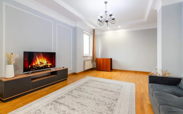 Апартаменты просторные трехкомнатные у ТРЦ MEGA в стиле минимализм