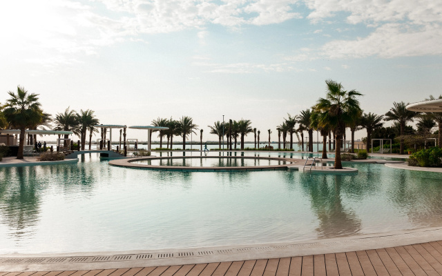 Kurortnyj otel' ERTH Abu Dhabi