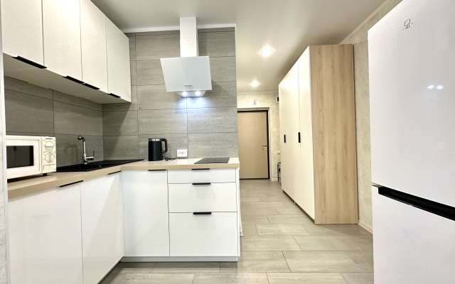 Vasilek v Novom ZHK, Udobnyy Vyyezd na Vse Istochniki Apartments