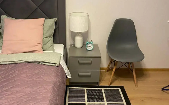 Prostornaya Kvartira V 5 Min Ot Nii Petrova/Granova Lodging House