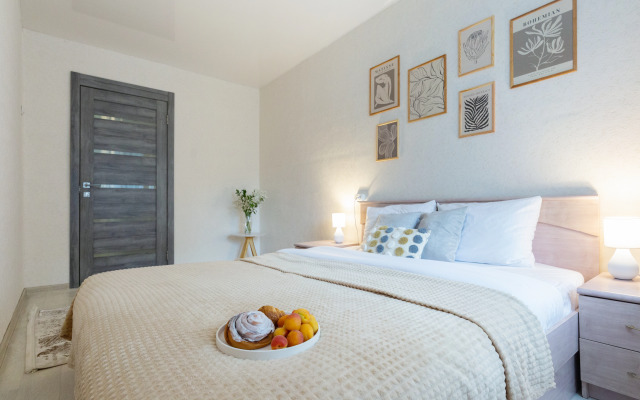 3-Kh Komnatnaya u Zh/d Vokzala Flat