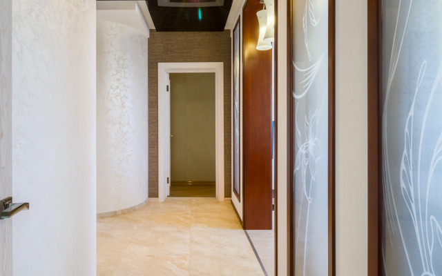 Prekrasnaya 2-kh komnatnaya ryadom s plyazhem Aleksino Flat