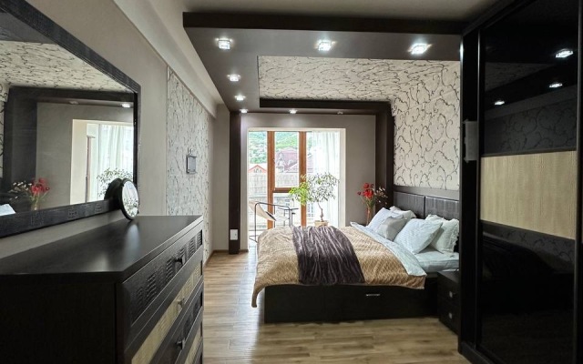 Квартира Уютная с Видом на Гору Тарки-Тау