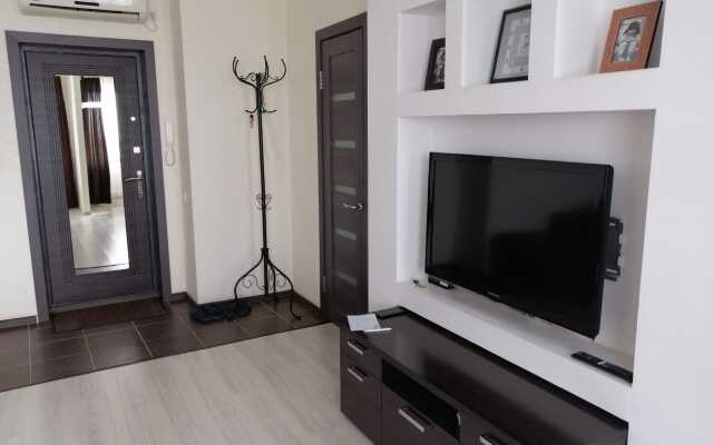 V Samom Tsentre Goroda Cheboksary Studio Flat