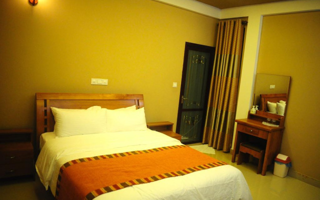 Calyx Grand Fuvahmulah Guest house