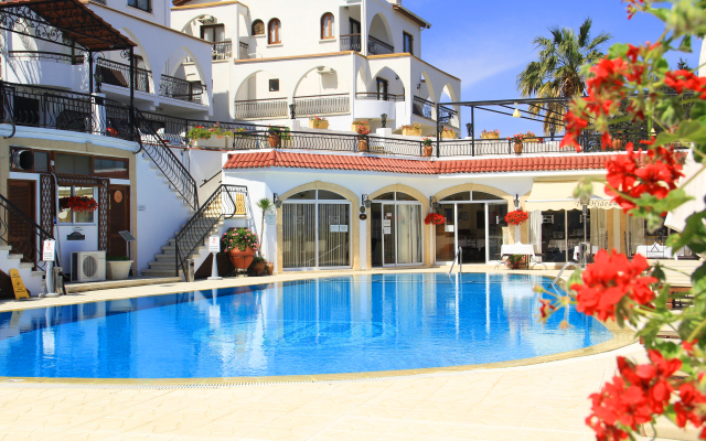 The Hideaway Club Hotel