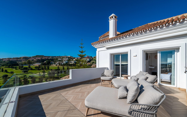 All About Villa Estrella de Oro