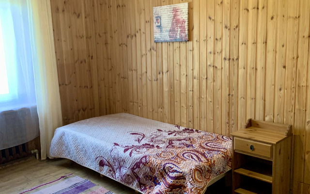 S Otdelnym Vkhodom I Zaezdom Private house