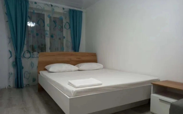 3-kh Komnatnaya Na 5 Mest Flat