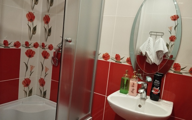 U Glavnoy Ploschadi Pobedy Flat