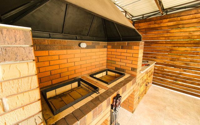 Chastny Dom Na Beregu Azovskogo Morya Private House