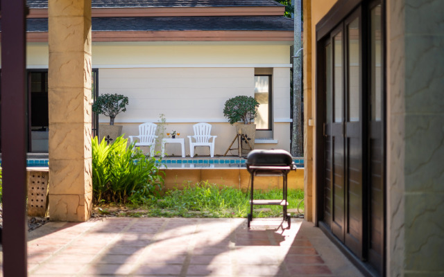 Pool Villa with Parking, WiFi Villa
