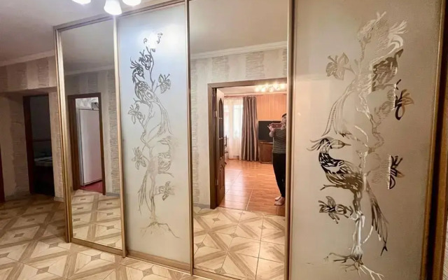 Tryokhkomnatnaya V Sovetskom Rayone Flat