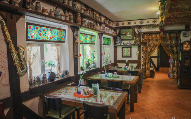 Отель Гостиничный рыболовно-охотничий комплекс Александровский Причал