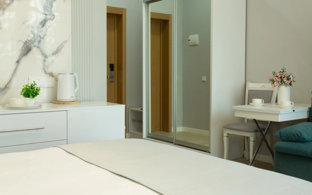 Poslednij Etazh Leta - Stilnaya Studiya u Morya v Sochi (Ashe) Apartments