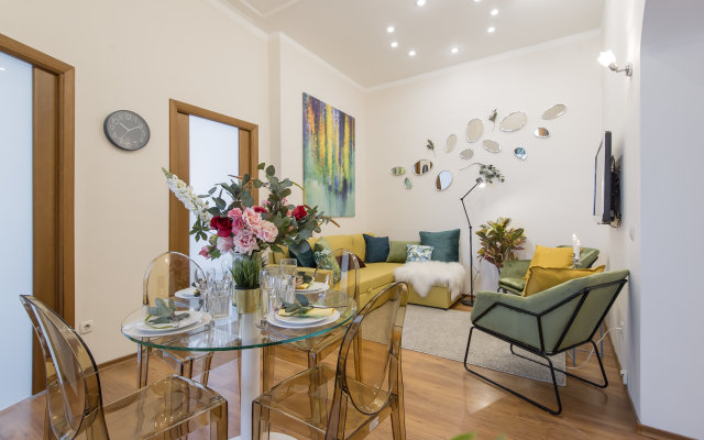 Квартира GM Apartments Стильная Трехкомнатная на Бульварном кольце