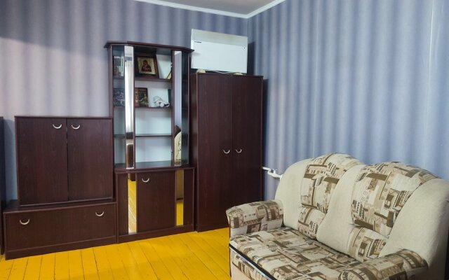 Odnokomnatnaya Suvorova 105/1 Apartments