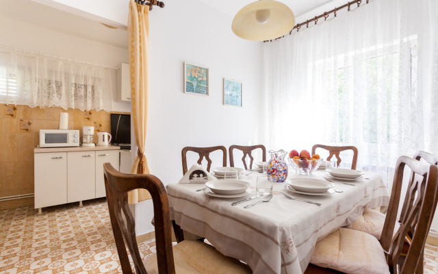 Maria in Malinska Apartments