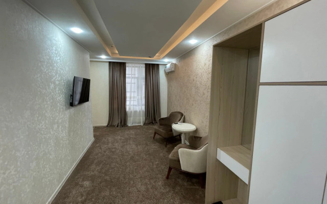 Chinor Hotel