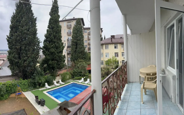 Na Tsvetochnoy 1 Apartments