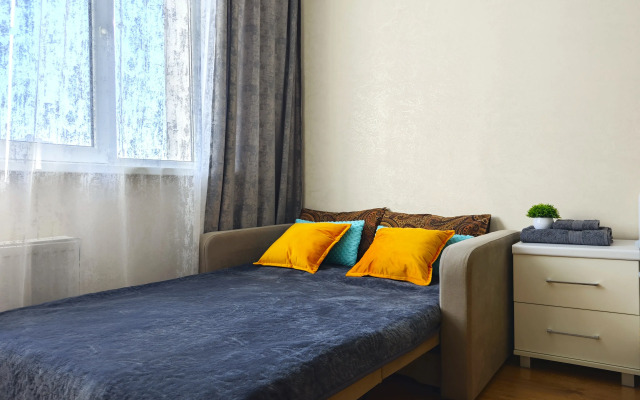 Odnushka U Metro Kozyya Sloboda Apartments