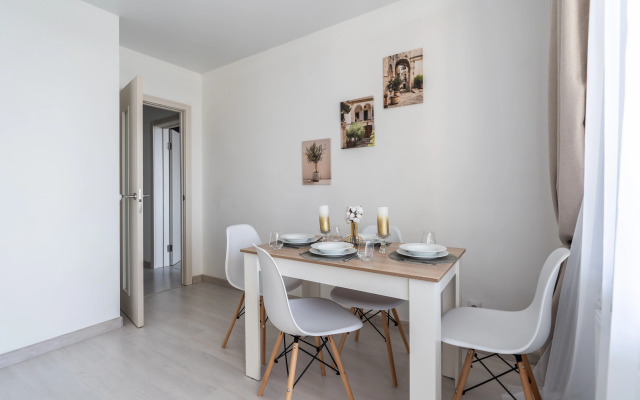 Uyutnaya Svetlaya S Vidom Na Zakat Flat