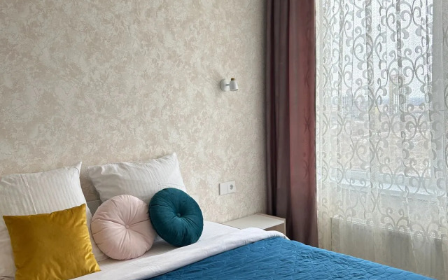 Brusnika U Mosta Vlyublennykh V Tsentre Goroda Flat
