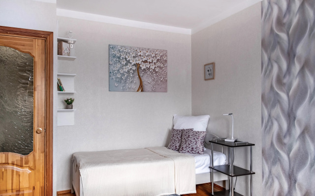 Sutkiru V Razvitom Zhilom Mikrorayone Flat