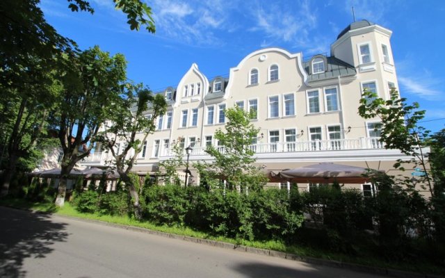 Koroleva Luiza Hotel