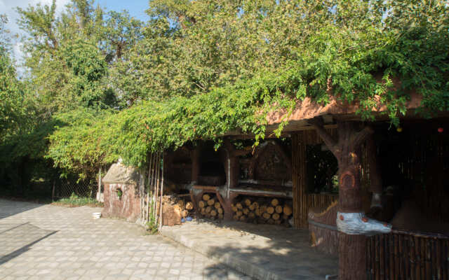 Rezo's Ranch Guest House