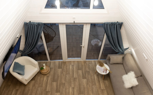 Частный дом в Стиле A-Frame на Берегу Озера