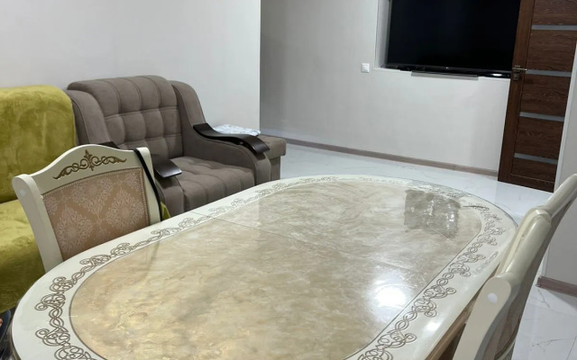 Flat Uyutnaya Dvukhkomnatnaya Kvartira