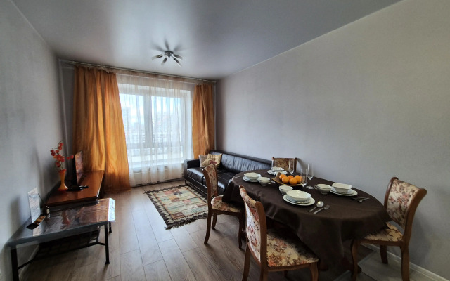 Bolshaya 2-Kh Komnatnaya Khoroshaya u Metro Otradnoye Flat