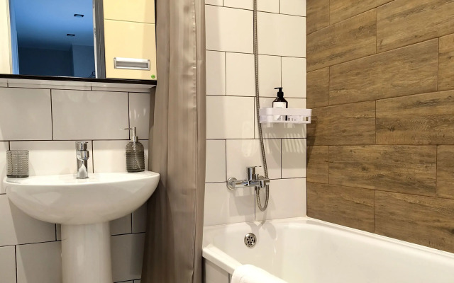 Квартира Современная Код Комфорта с видом на город на Горького 43