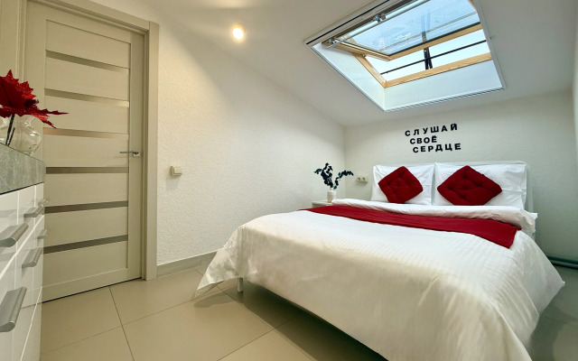 Апартаменты №8 "Полулюкс" на мансардном этаже