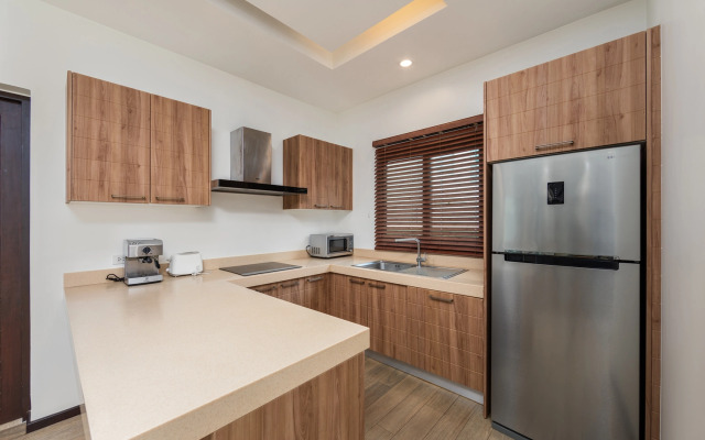 Вилла Nai Harn Pool Villa Bond